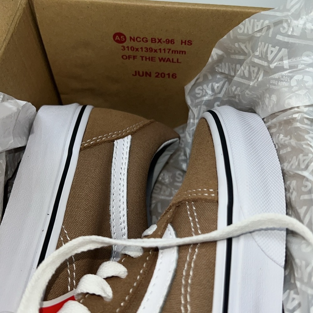 🤎NWT VANS OLD SKOOL VINTAGE SNEAKER IN TIGERS EYE/TRUE WHITE - Picture 14 of 15